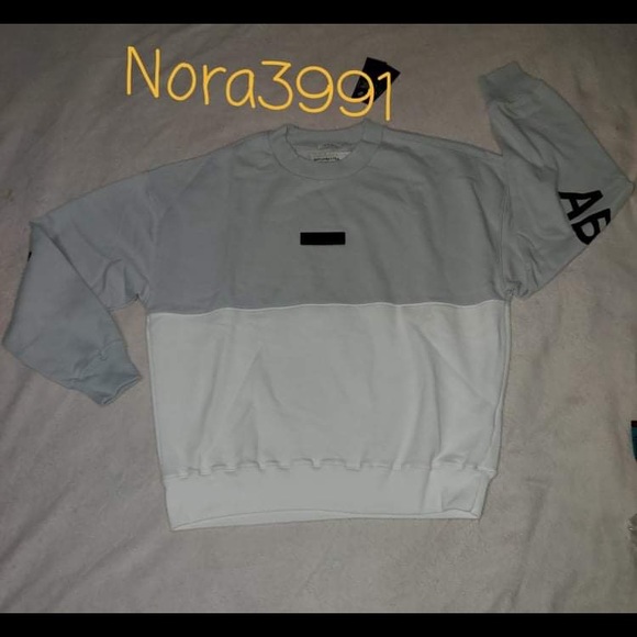 Abercrombie and Fitch Oversized Sweatshirt size XS NWT - Picture 4 of 9